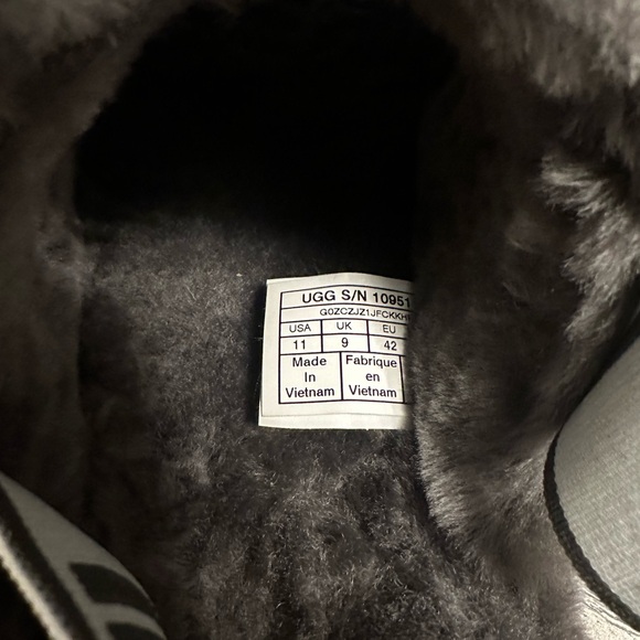 UGG Fluff Yeah Slides - Picture 8 of 8